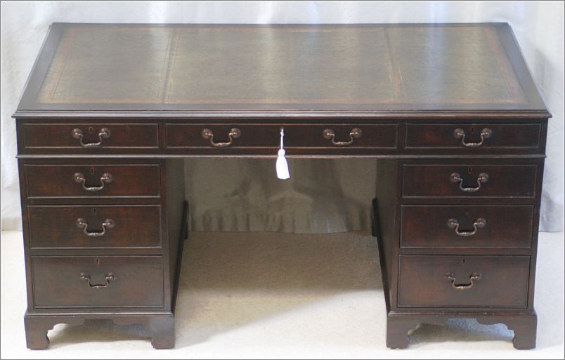 2064 Antique Edwardian Mahogany Pedestal Desk (5)